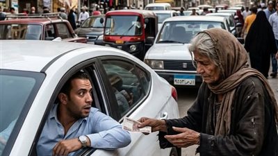 لقيت حماتى القديمه بتشحت فى الشارع 