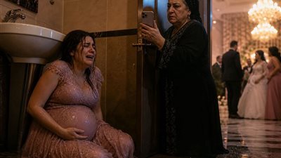 حماتى حبستنى بالحمام