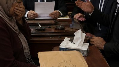 مطلقه وام لسبع اطفال
